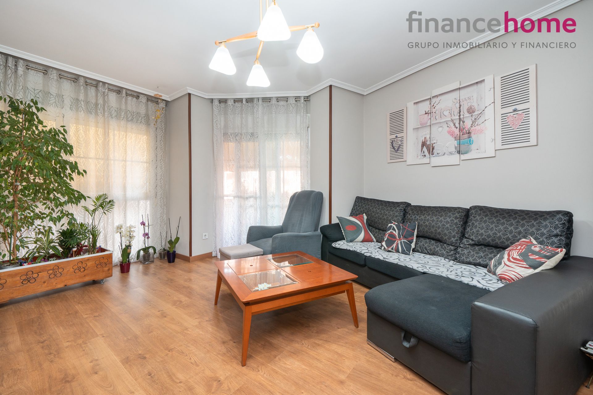 Living room of Flat for sale in Valdemoro  with Heating, Terrace and Storage room