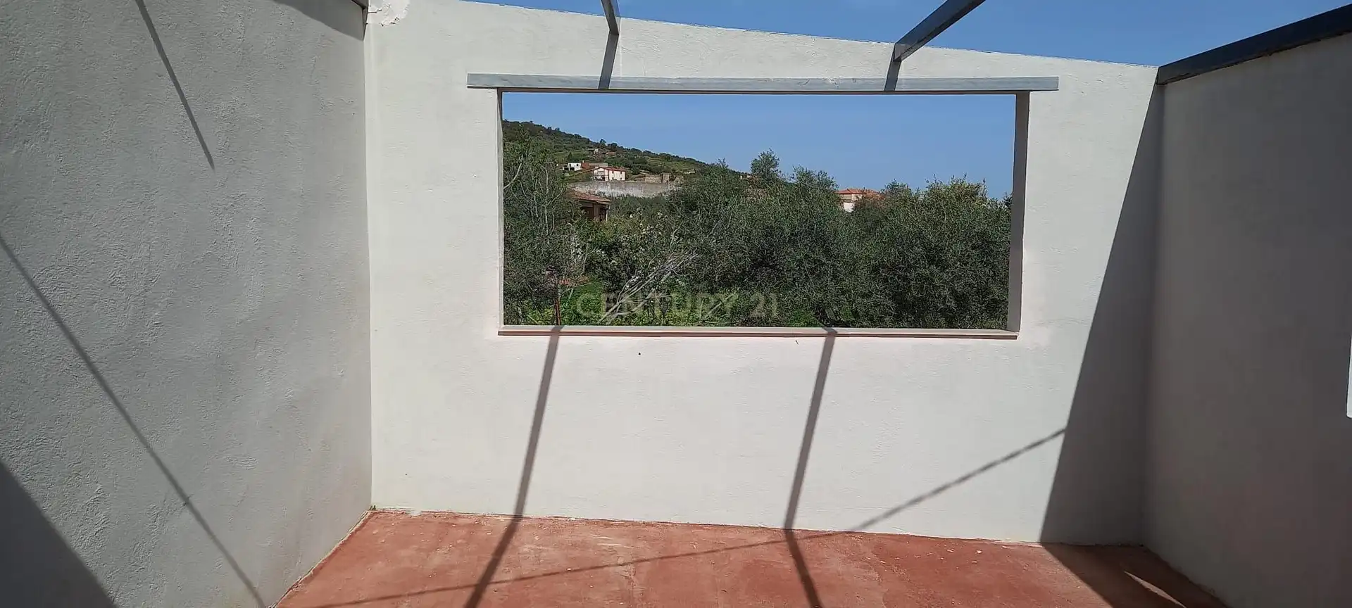 Terrassa de Casa o xalet en venda en Sierra de Fuentes amb Jardí privat i Moblat