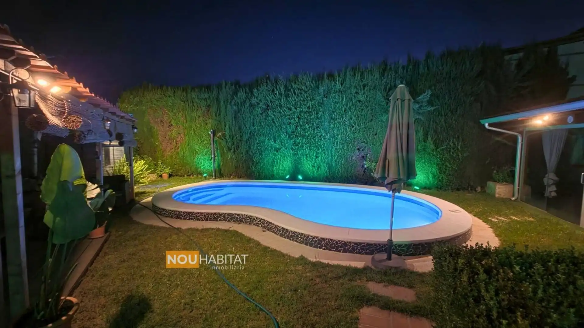 Casa aparellada amb piscina en venda a Montserrat, imagen 37