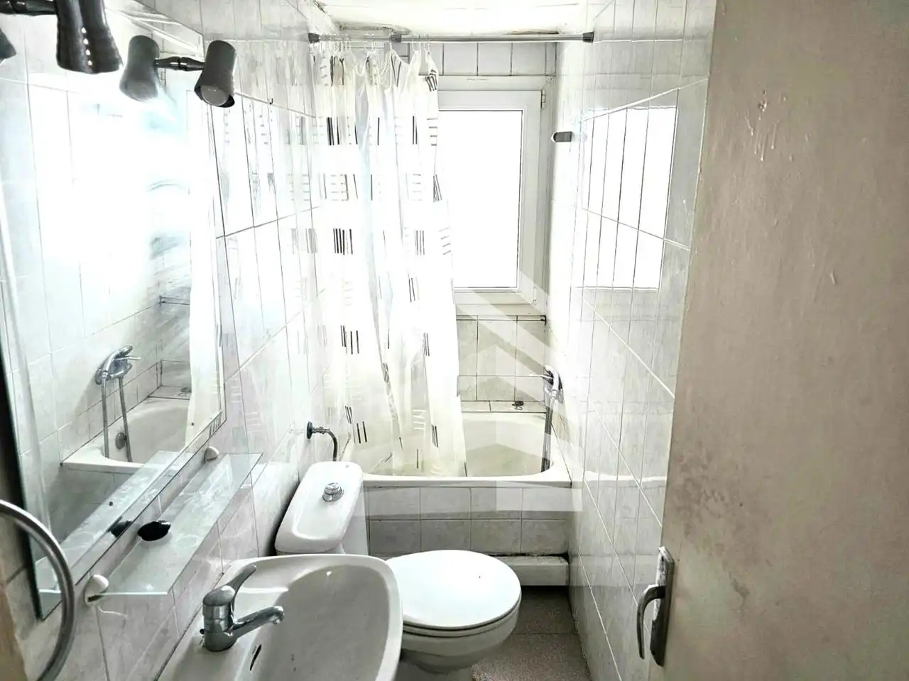 Bathroom of Flat for sale in Manresa  with Storage room and Balcony