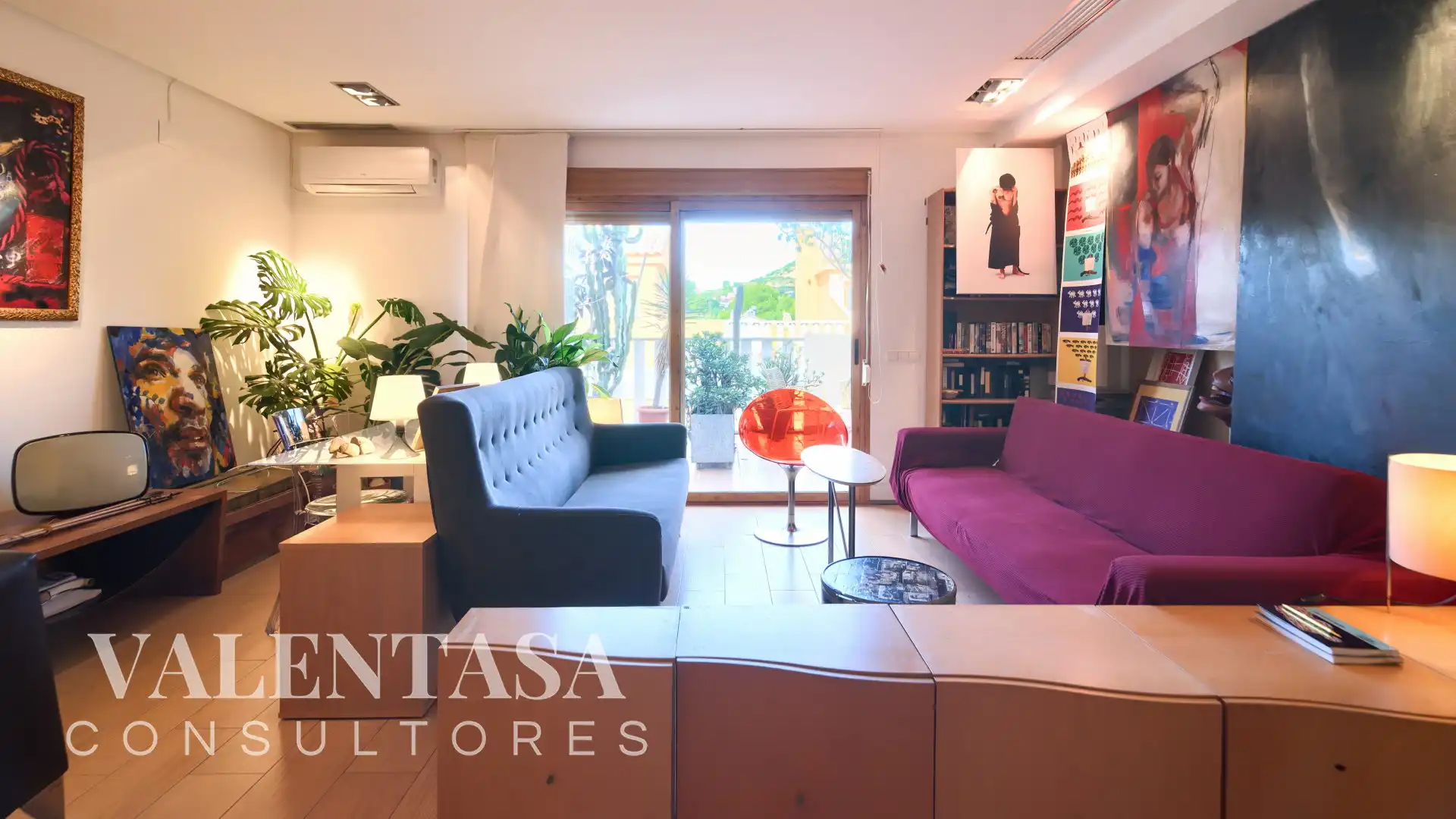 Living room of Detached homes for sale in Chiva  with Air Conditioner, Private garden and Terrace