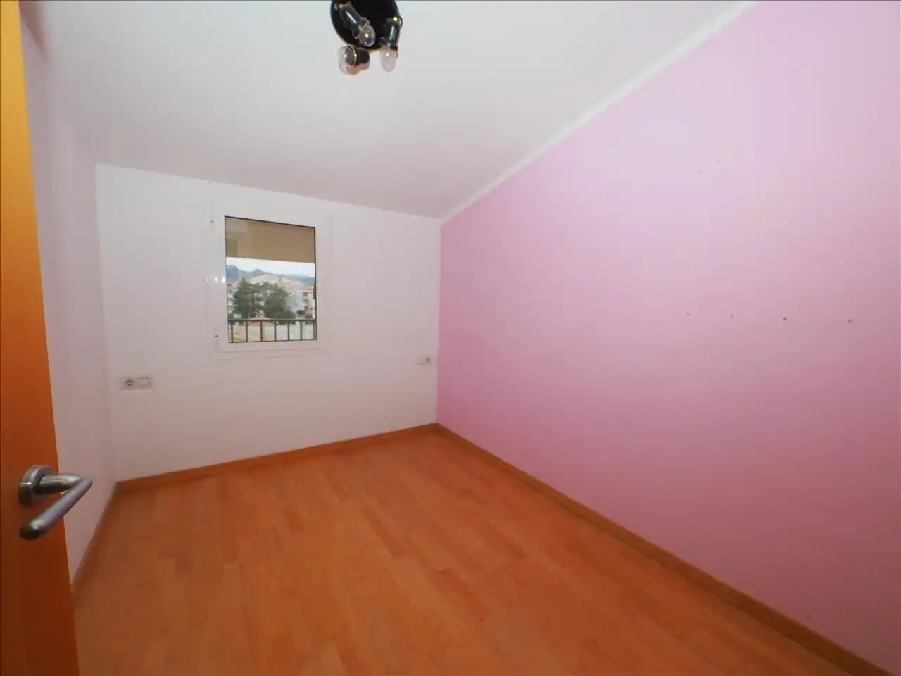 Habitación de Dúplex en venta en Torelló con Calefacción, Terraza y Balcón