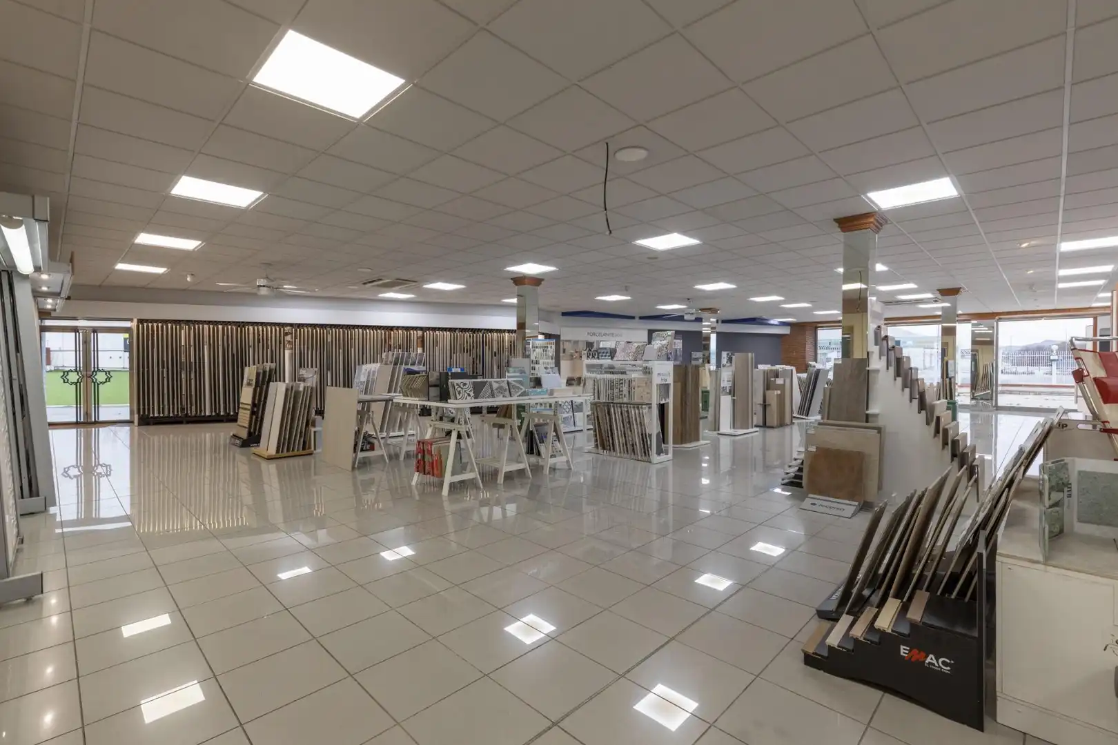 Nau industrial en venda en Santa Fe amb Calefacció