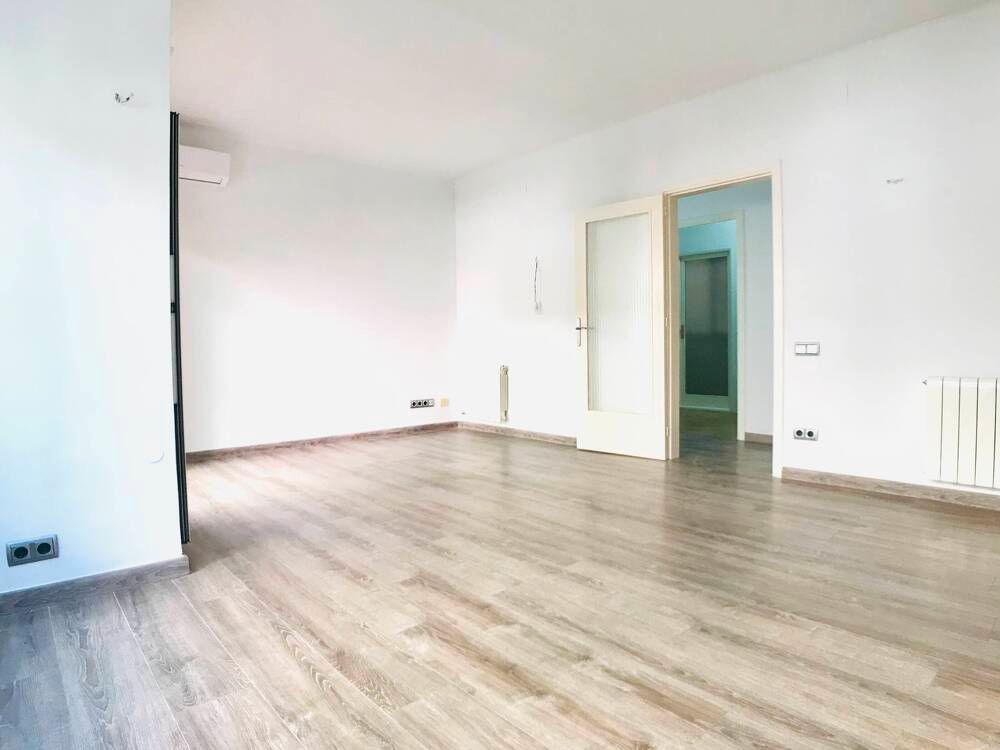 Bedroom of Flat to rent in  Barcelona Capital  with Air Conditioner, Oven and Washing machine