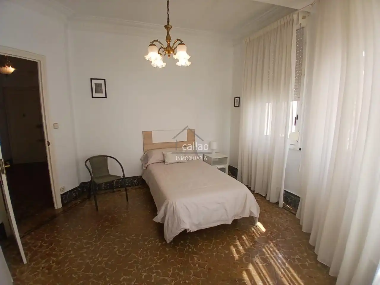 Habitación de Piso de alquiler en Ferrol con Calefacción y Amueblado