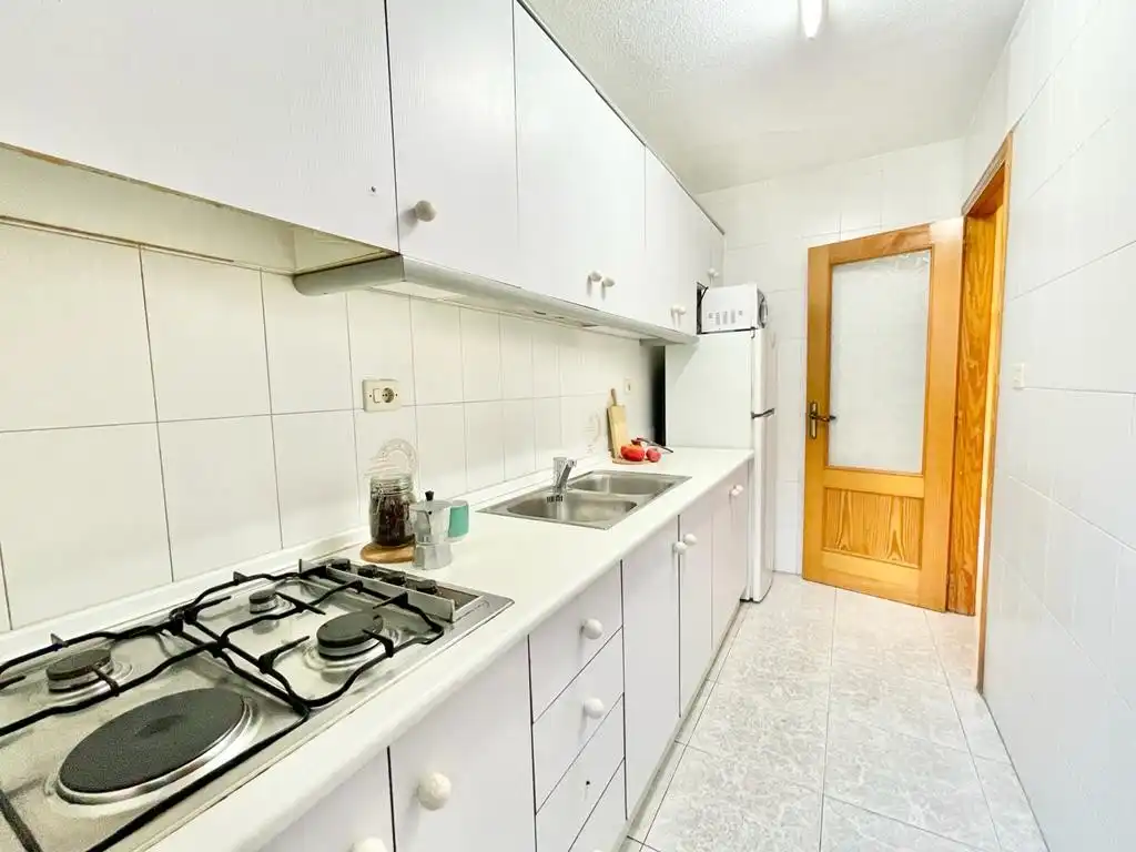 Cuina de Casa o xalet en venda en San Pedro del Pinatar amb Aire condicionat, Jardí privat i Terrassa