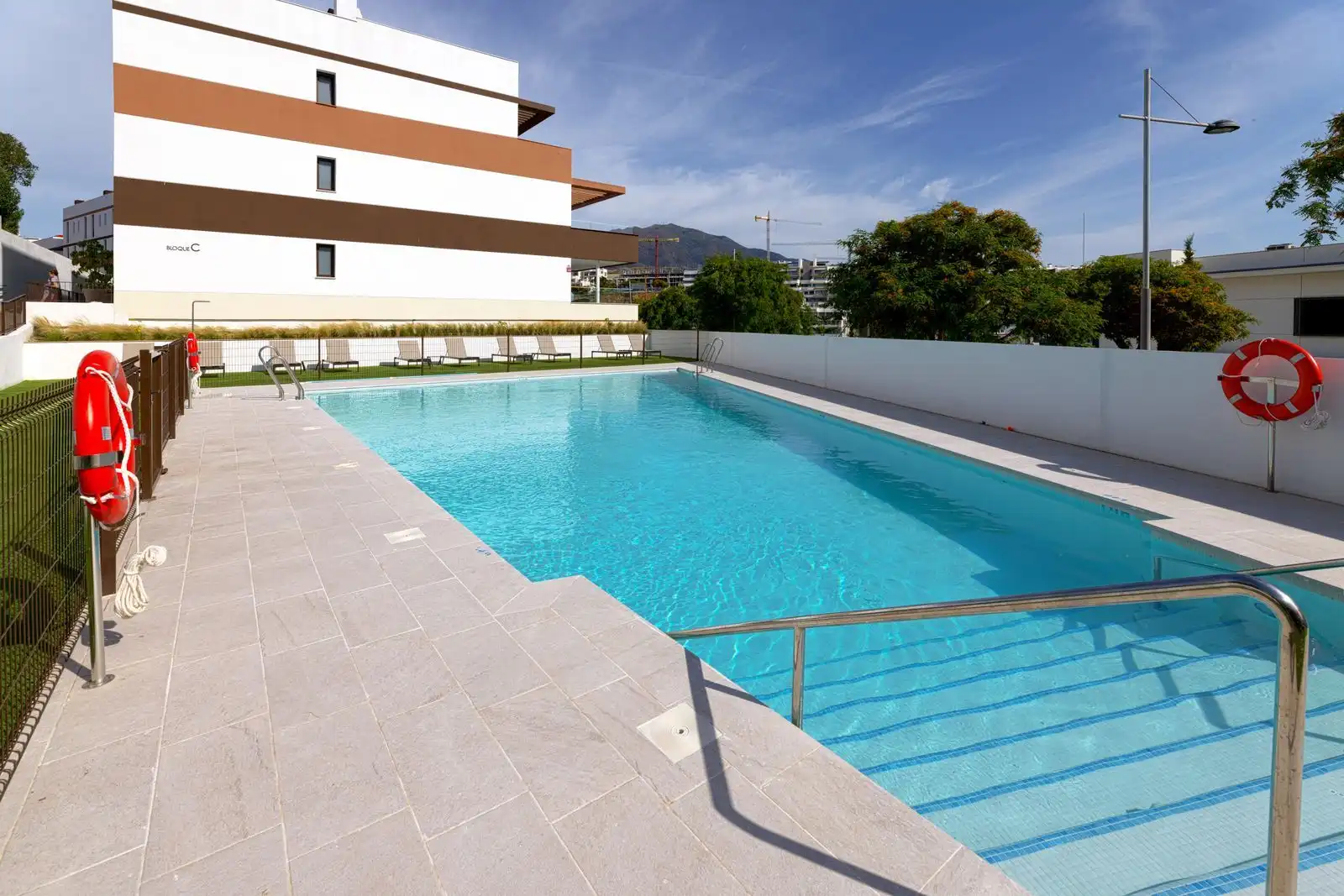 Piso con piscina en venta en Calle Lituania 5-7, imagen 16