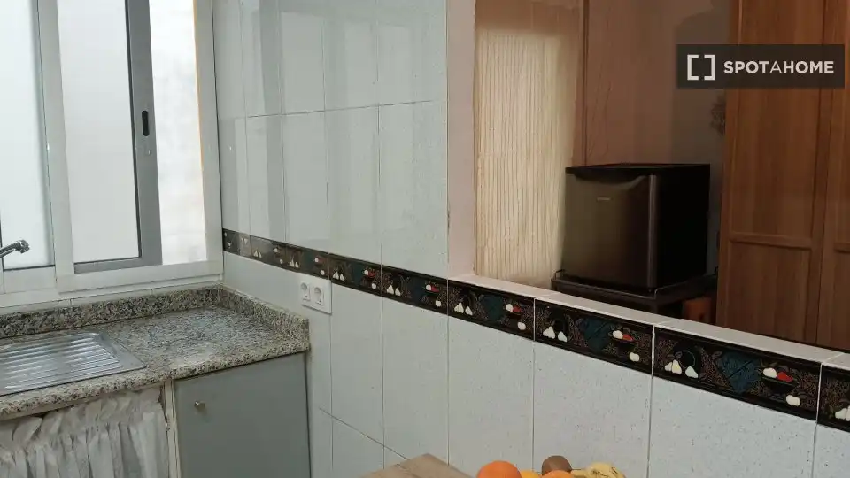 Cuina de Pis per a compartir en Valencia amb Aire condicionat, Calefacció i Terrassa