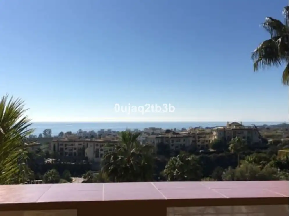 Jardí de Apartament en venda en Estepona amb Aire condicionat, Terrassa i Piscina comunitària