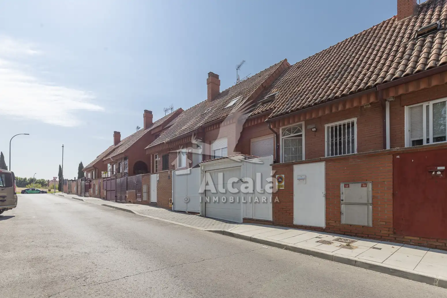 Vista exterior de Casa adosada en venda en Mejorada del Campo amb Aire condicionat, Calefacció i Traster