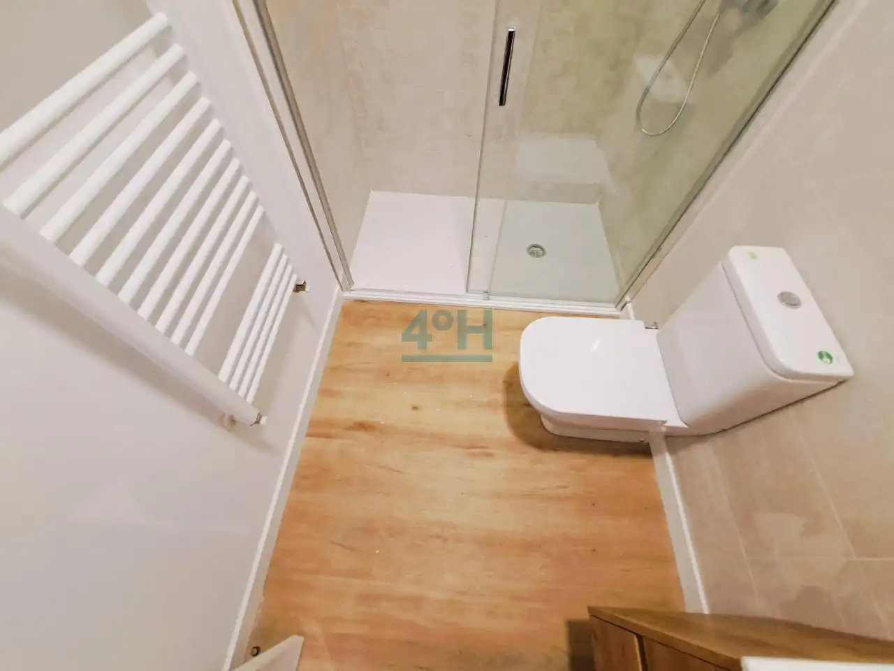 Bathroom of Flat for sale in Ourense Capital   with Heating and Balcony