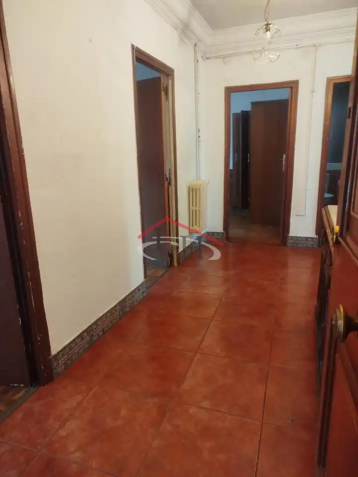 Piso en venta en León Capital  con Calefacción, Terraza y Trastero