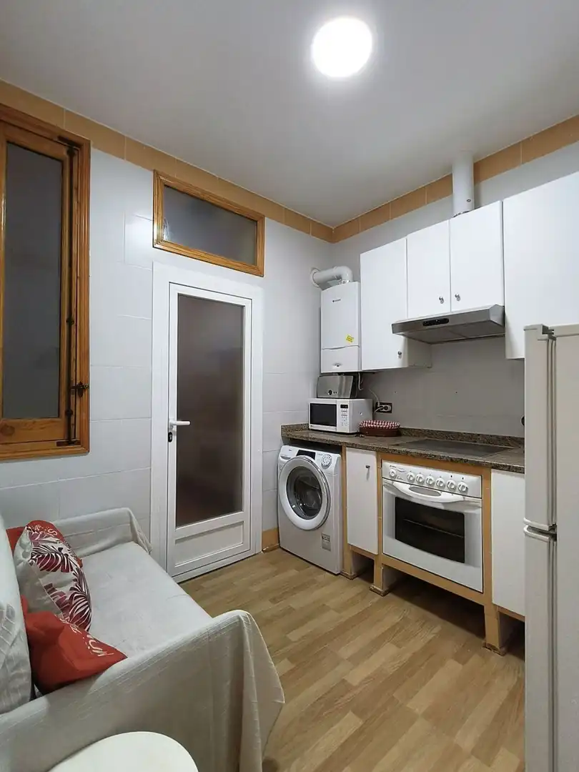 Cocina de Piso de alquiler en Madrid con Calefacción, Terraza y Amueblado