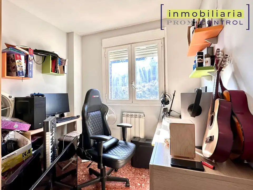 Habitación de Casa o chalet en venta en Zuera con Aire acondicionado, Calefacción y Jardín privado