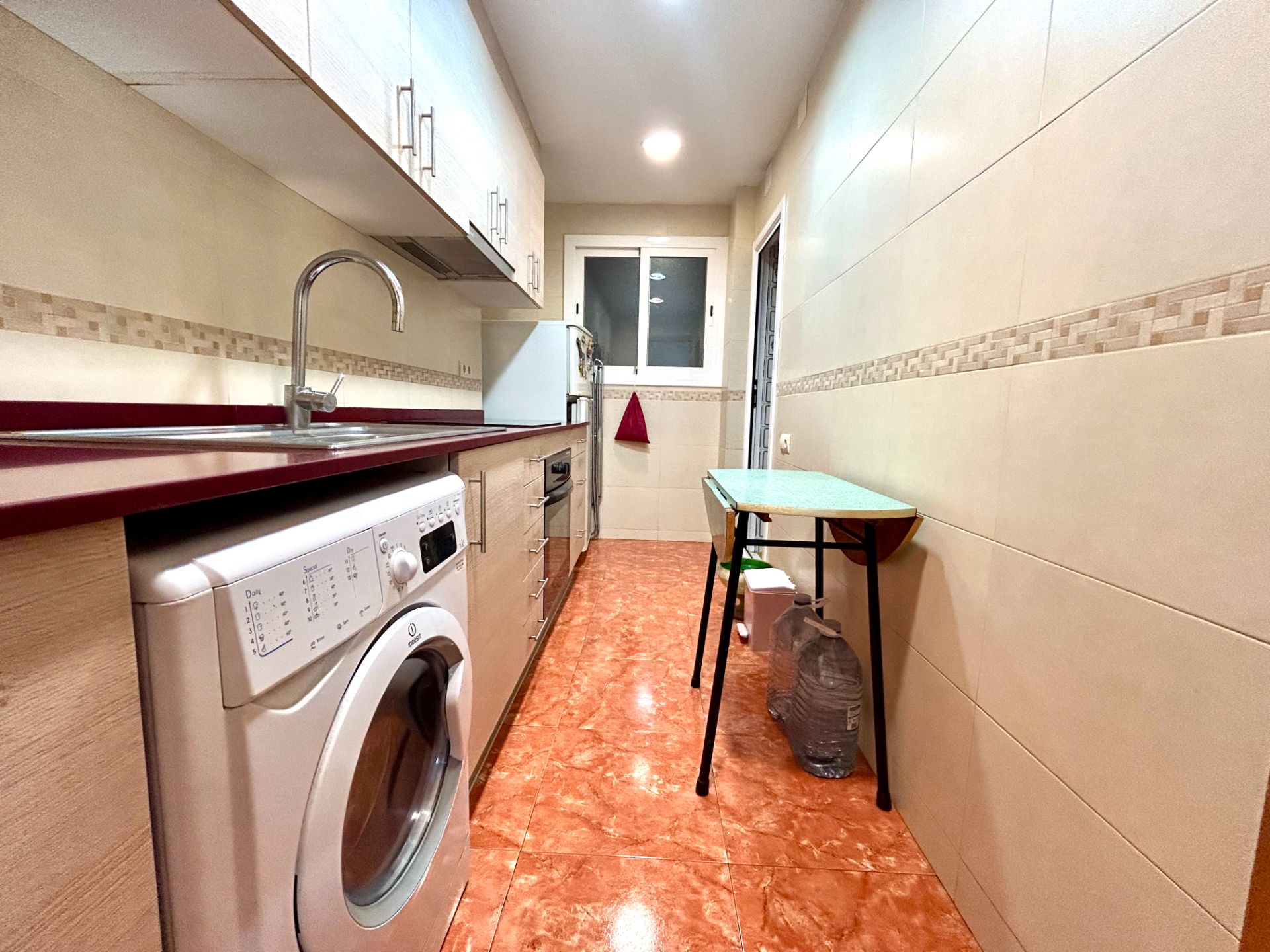 Kitchen of Flat for sale in L'Hospitalet de Llobregat  with Heating, Furnished and Oven