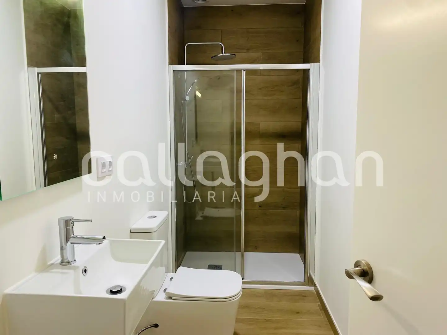 Baño de Planta baja en venta en Burjassot con Terraza y Amueblado