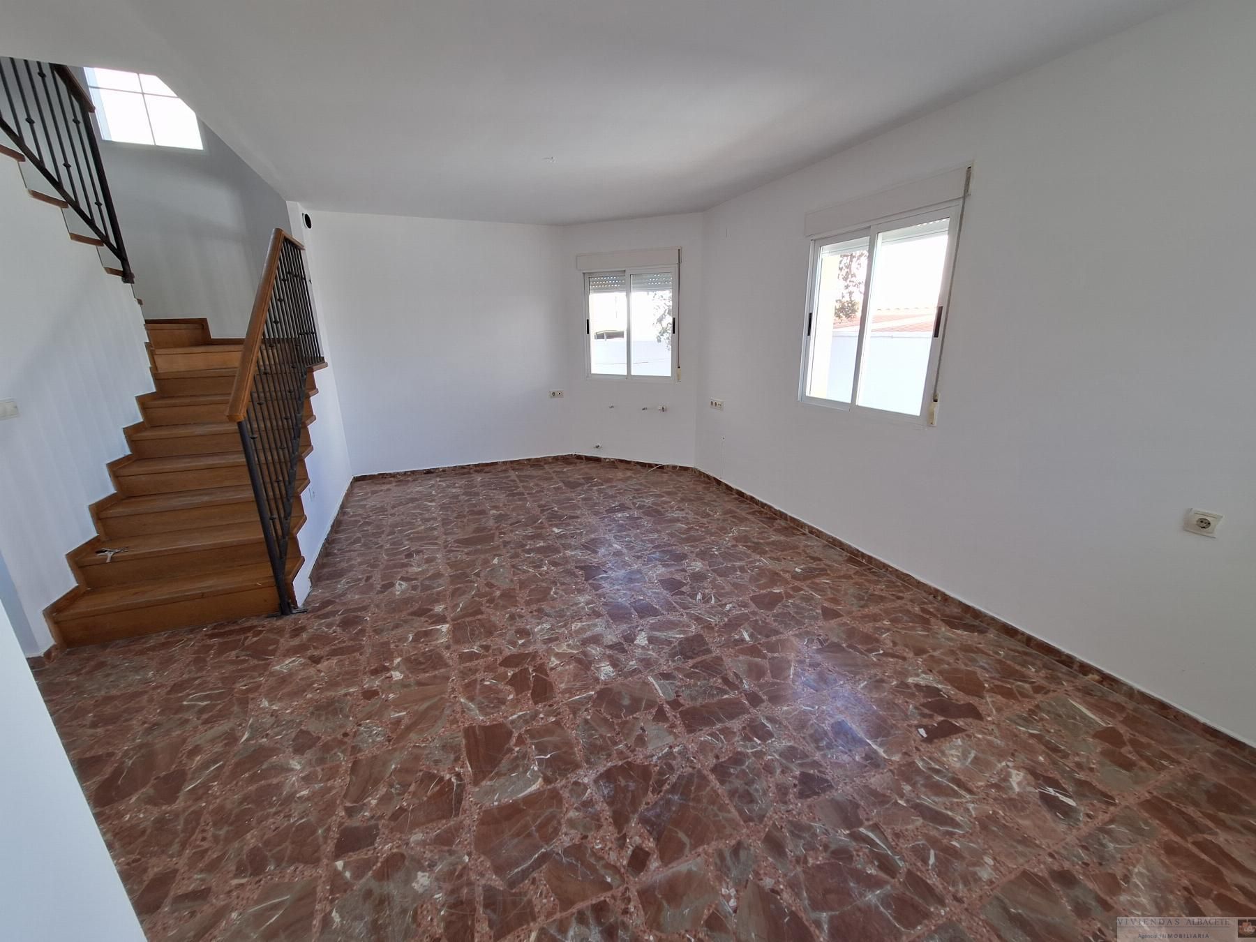 House or chalet for sale in Molinicos  with Heating, Storage room and Swimming Pool