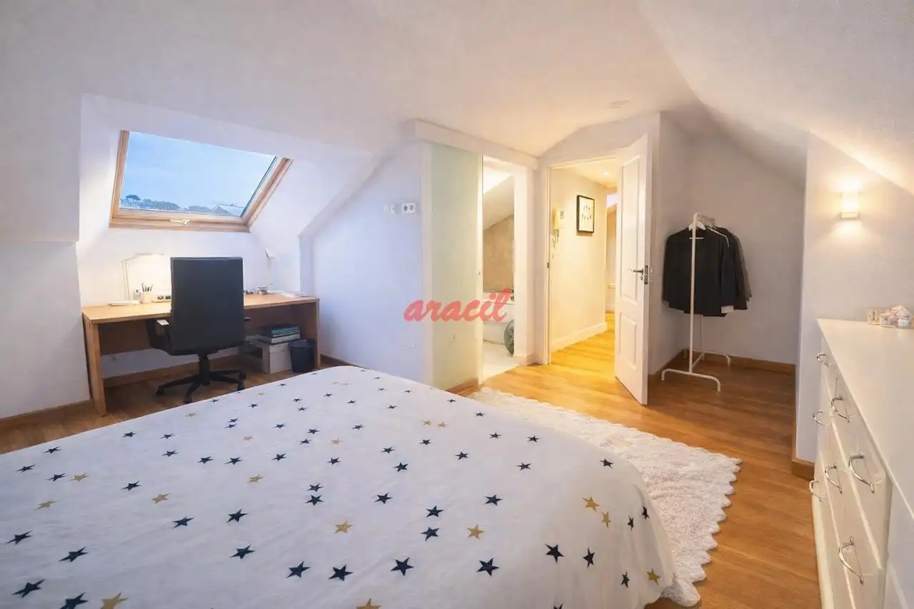 Habitación de Dúplex en venta en Ourense Capital  con Aire acondicionado, Calefacción y Terraza