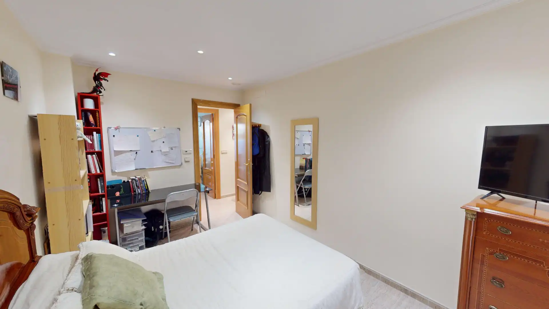 Habitación de Piso en venta en Elche / Elx con Aire acondicionado, Amueblado y Balcón