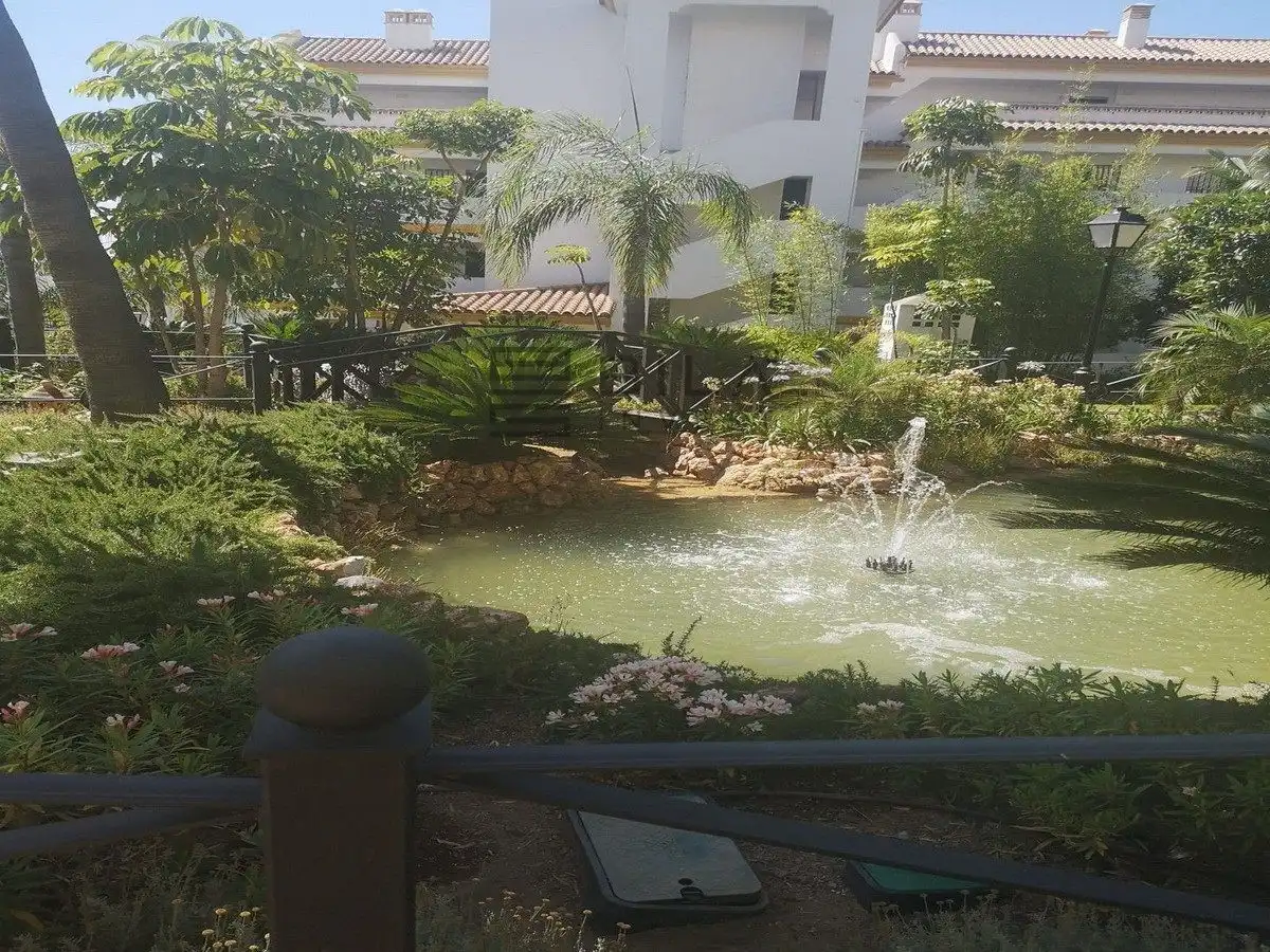Schwimmbecken von Dachboden zum Verkauf in Mijas mit Klimaanlage, Terrasse und Abstellraum
