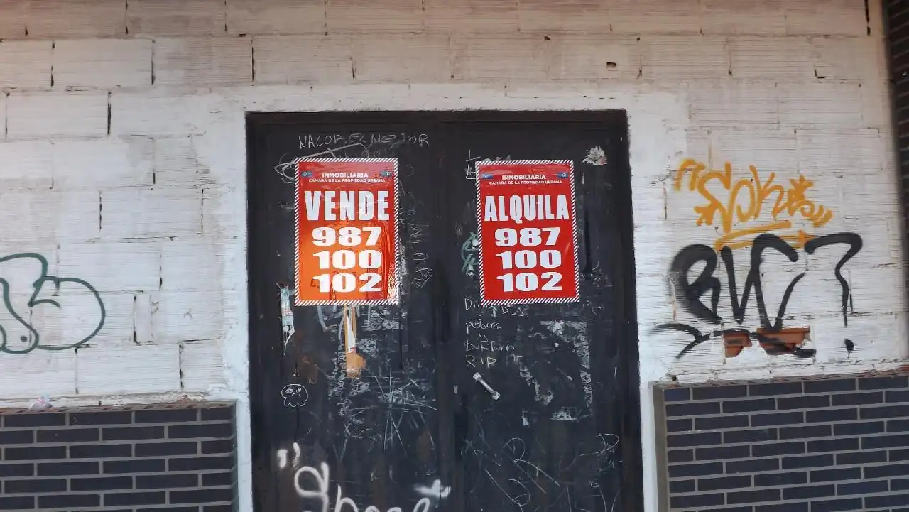 Vista exterior de Local en venta en León Capital 