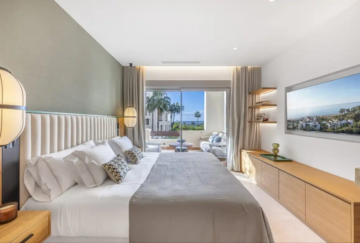 Bedroom of Flat for sale in Estepona  with Air Conditioner, Heating and Private garden