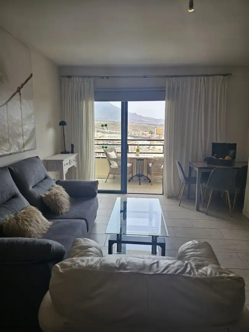 Dormitori de Apartament en venda en Adeje amb Terrassa, Moblat i Piscina comunitària