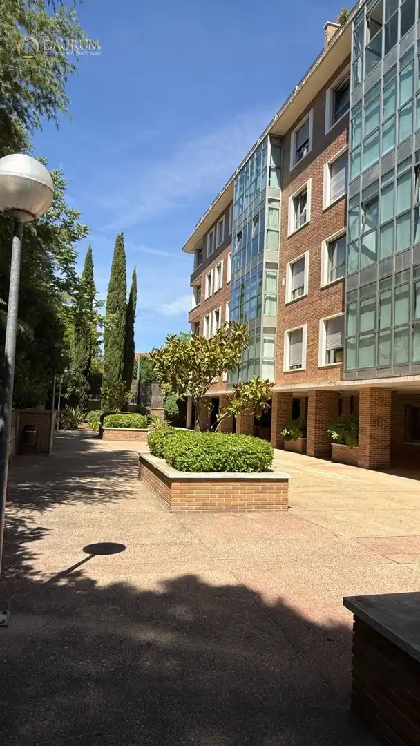Vista exterior de Ático en venta en Madrid con Aire acondicionado, Calefacción y Terraza