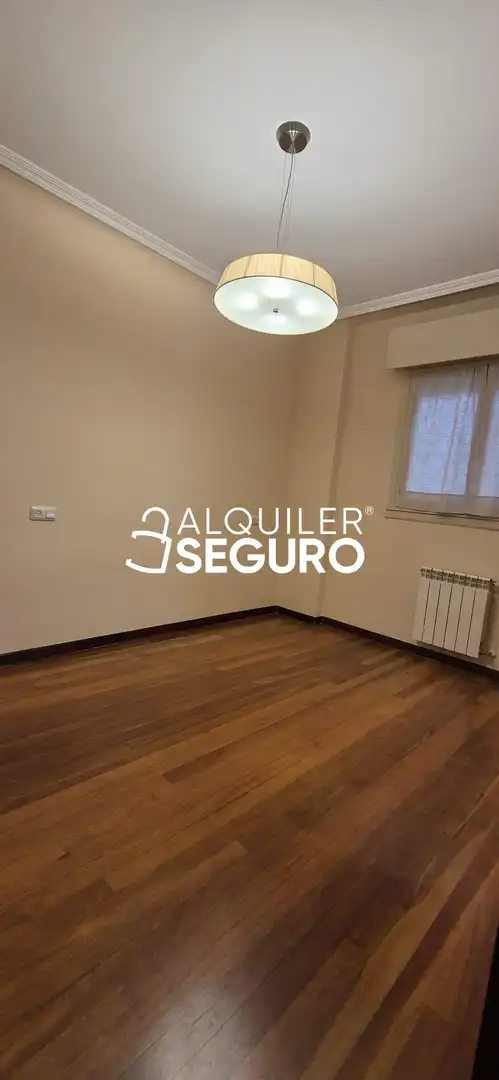 Bedroom of Flat for rent in Gijón   with Heating