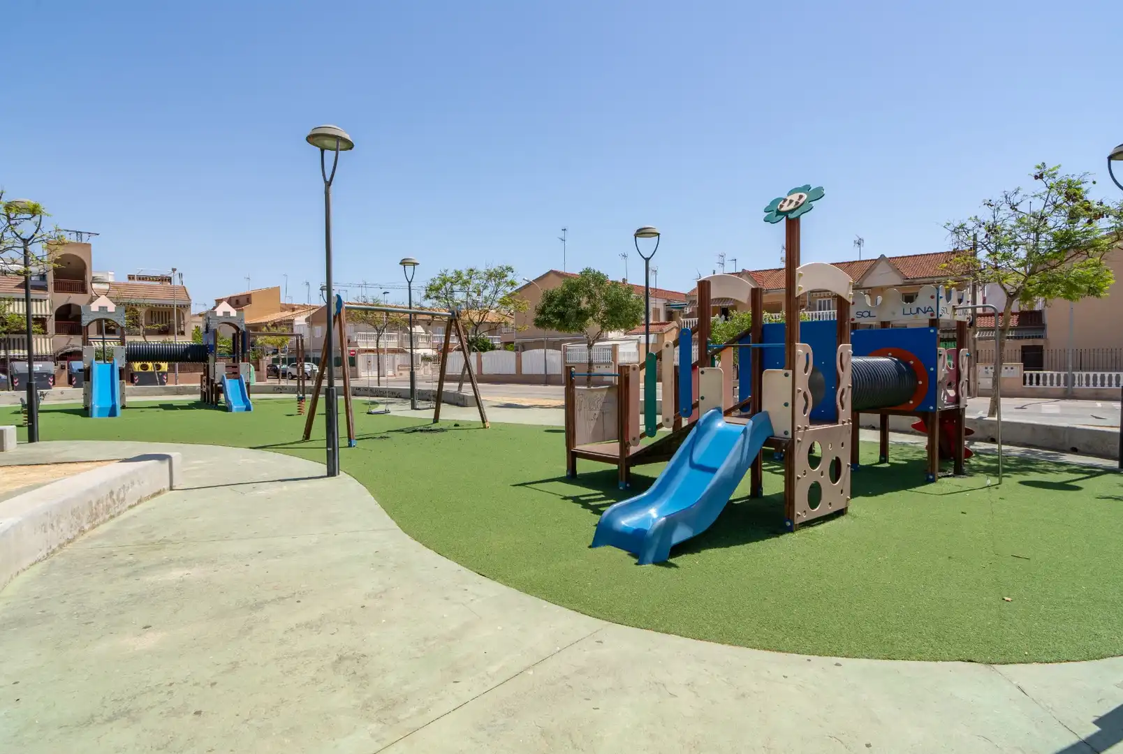 Vista exterior de Casa adosada en venta en San Pedro del Pinatar con Aire acondicionado, Calefacción y Terraza