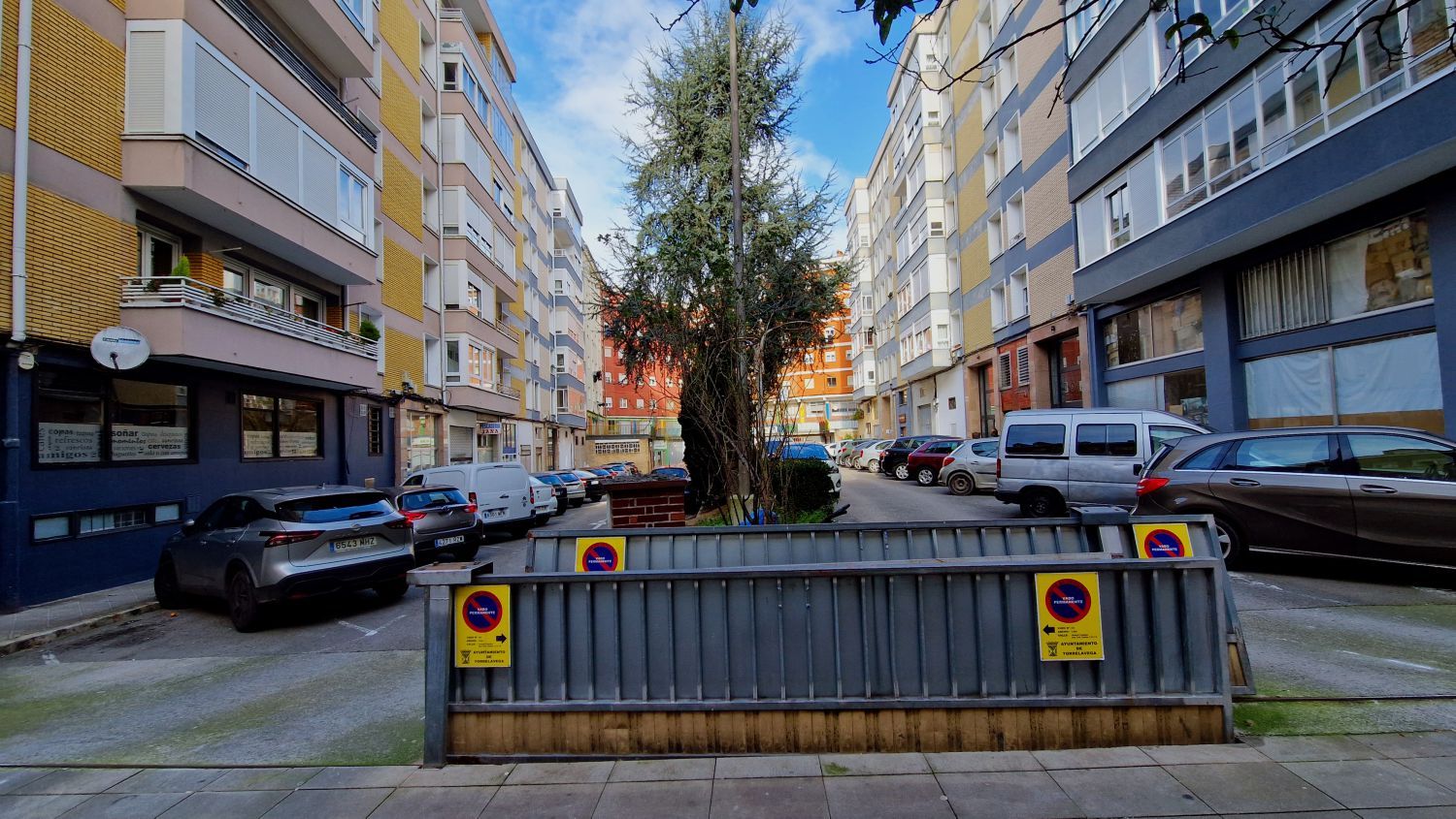 Exterior view of Flat for sale in Torrelavega 