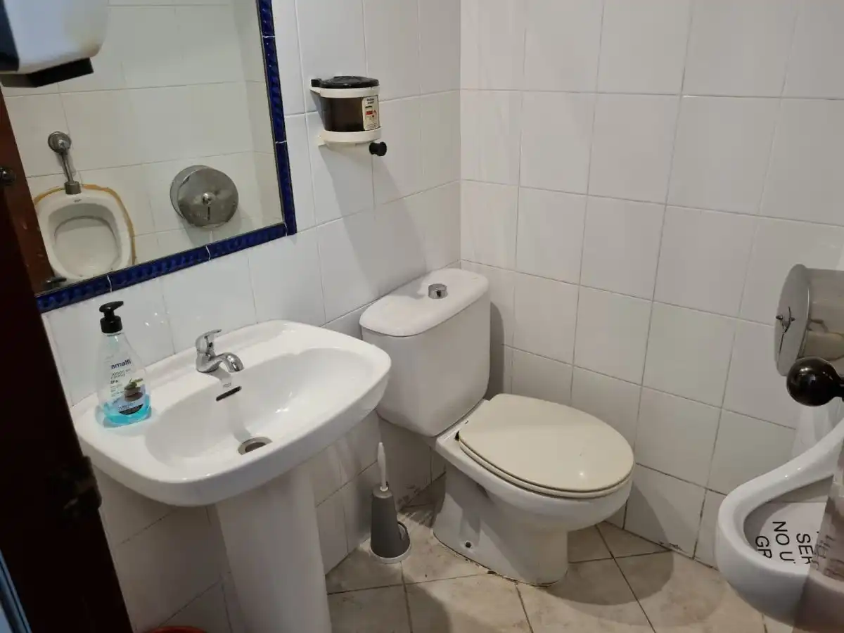 Badezimmer von Geschaftsraum zum Verkauf in Castellón de la Plana / Castelló de la Plana mit Klimaanlage