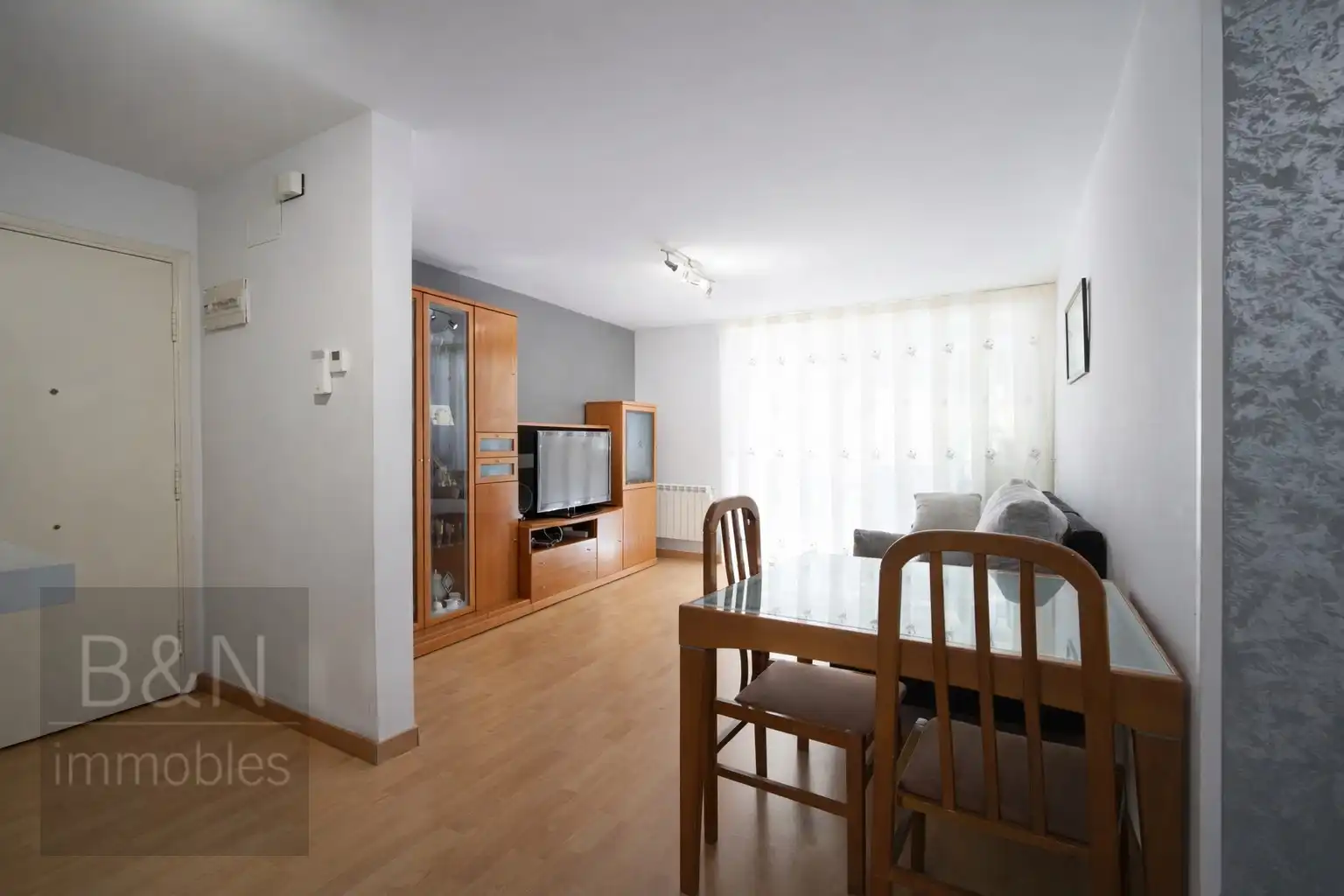 Sala d'estar de Pis en venda en Terrassa amb Calefacció i Balcó