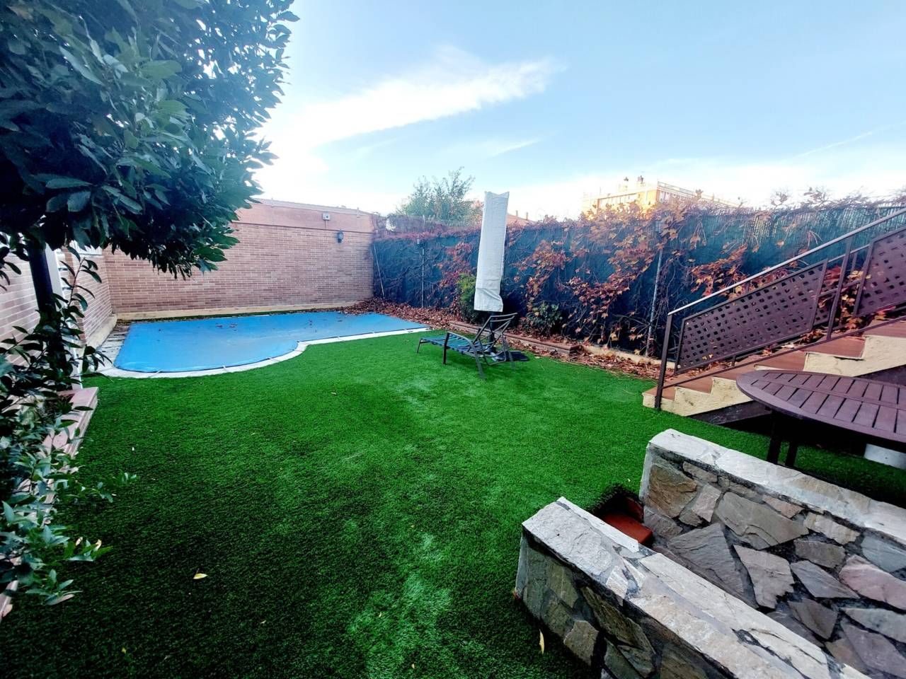 Swimming pool of Single-family semi-detached for sale in Fuenlabrada  with Air Conditioner, Heating and Private garden