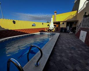 Piscina de Casa o xalet en venda en Orihuela amb Aire condicionat, Jardí privat i Terrassa