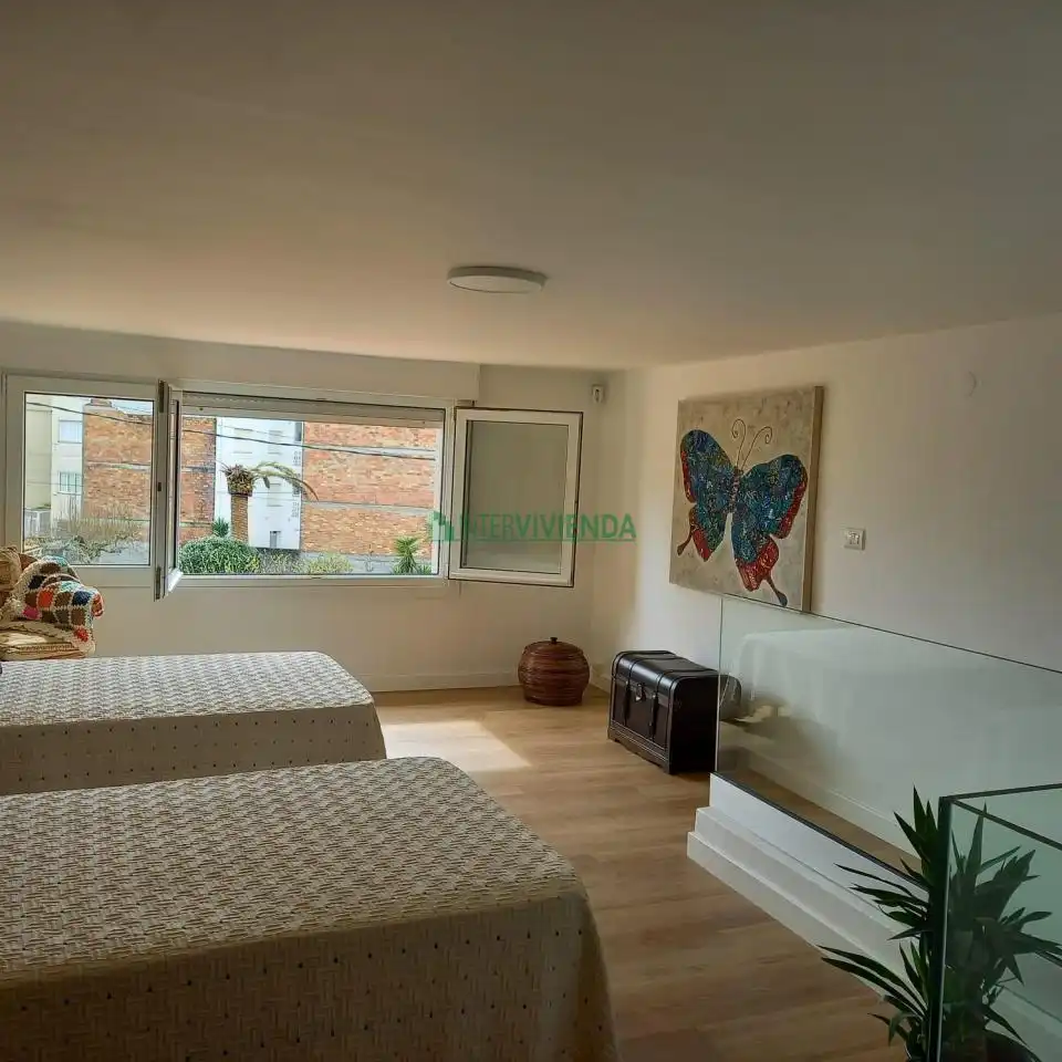 Habitación de Casa o chalet en venta en Sanxenxo con Calefacción y Jardín privado