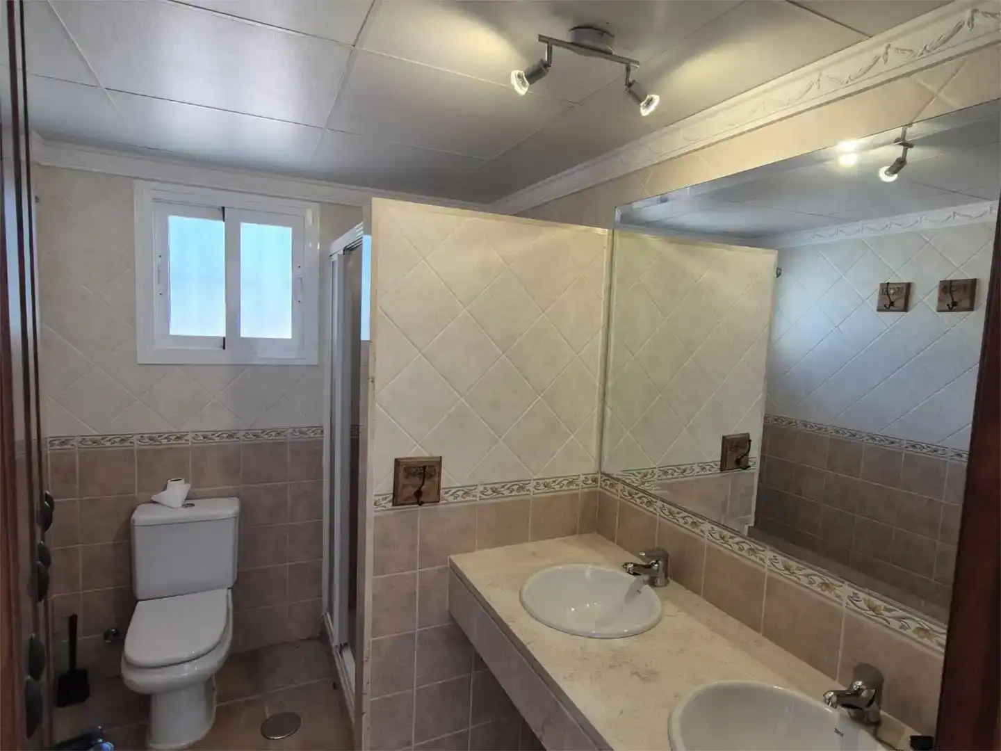 Bany de Casa o xalet en venda en Cártama amb Aire condicionat, Piscina i Balcó