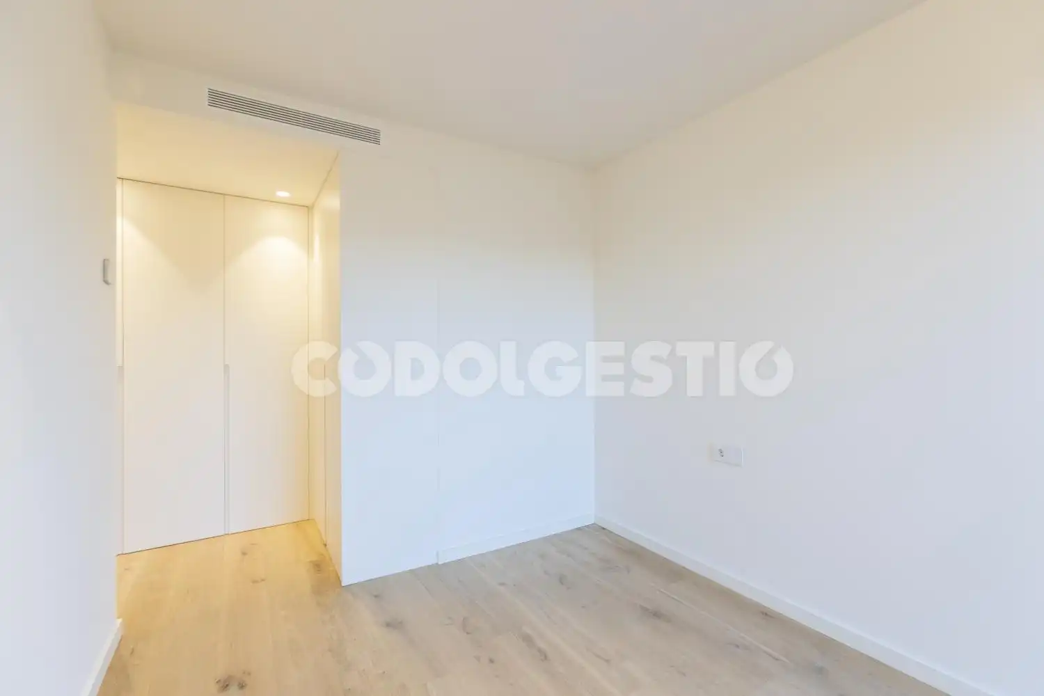 Flat for rent in Mossèn Gudiol, 9, Centre