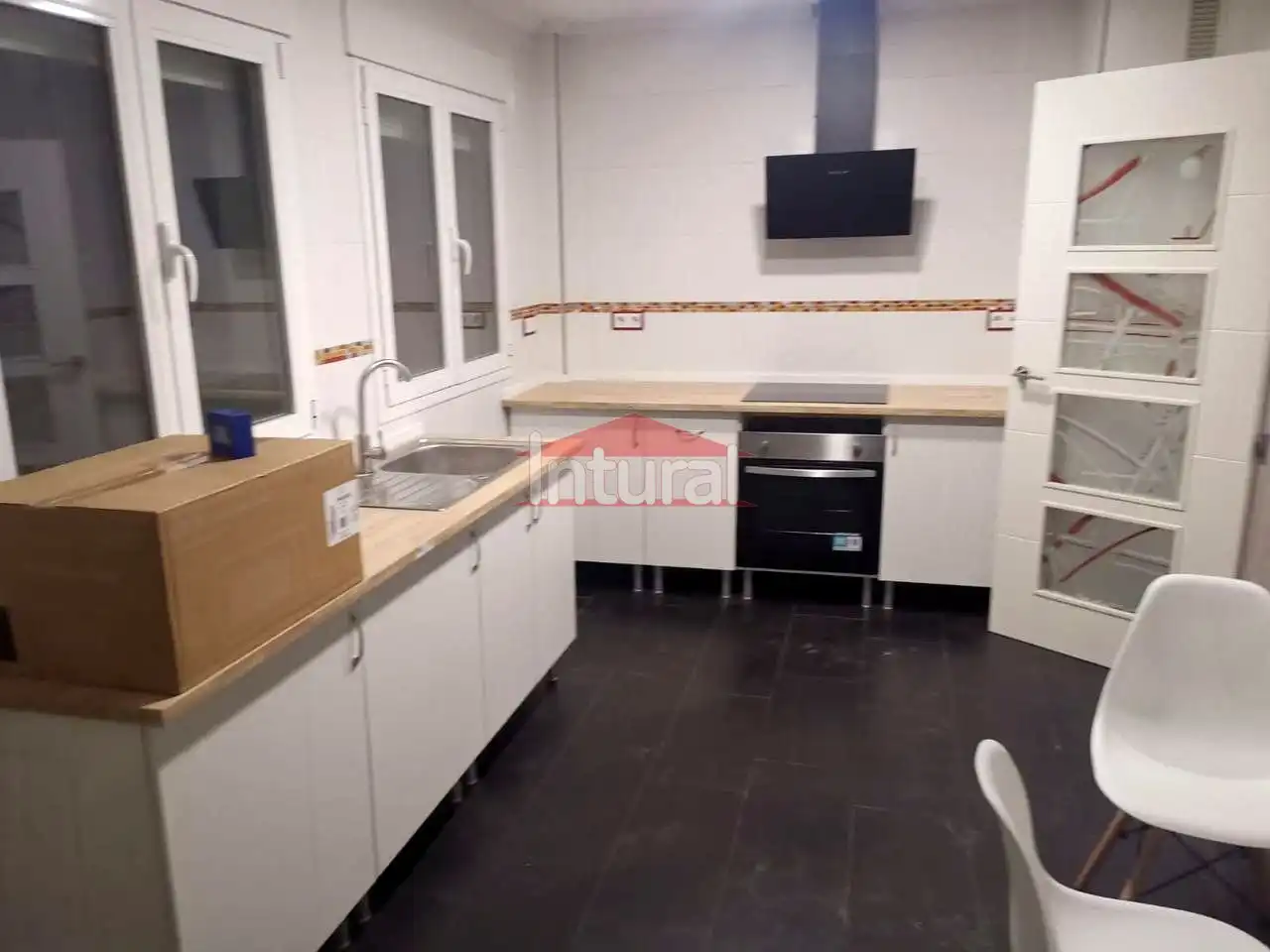 Cocina de Ático en venta en La Gineta con Terraza, Trastero y Amueblado