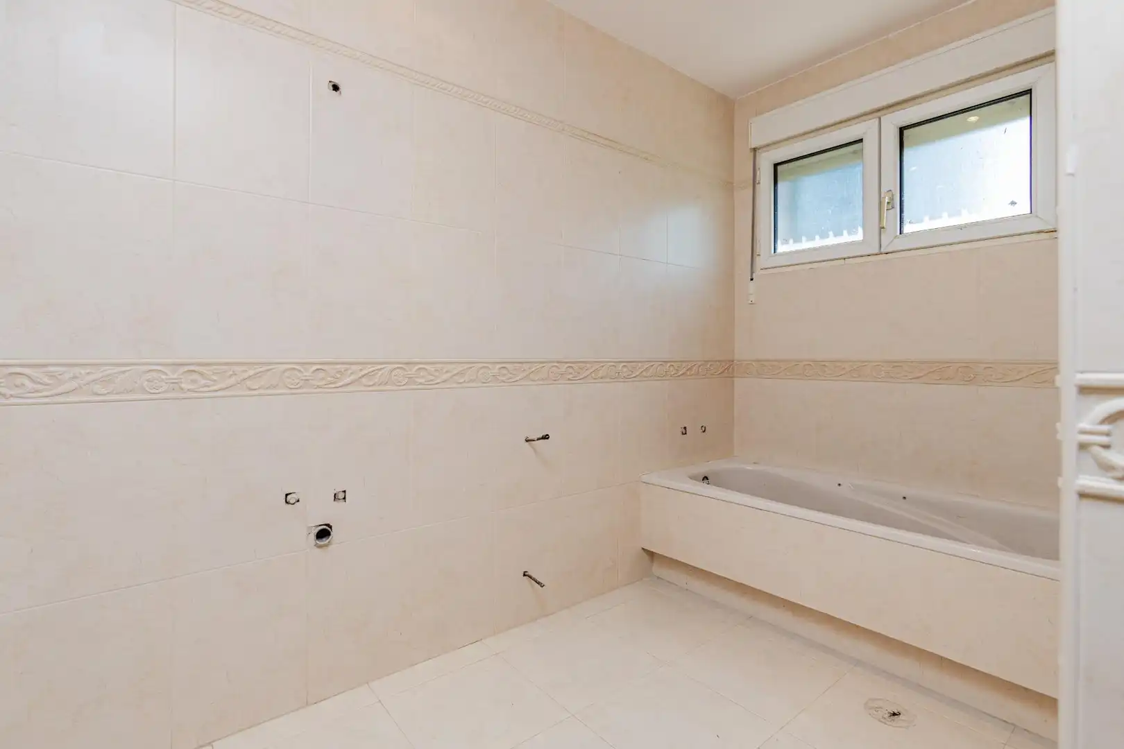 Baño de Casa o chalet en venta en Colmenar Viejo con Calefacción, Jardín privado y Terraza
