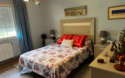 Bedroom of House or chalet for sale in El Burgo de Ebro  with Air Conditioner, Terrace and Swimming Pool