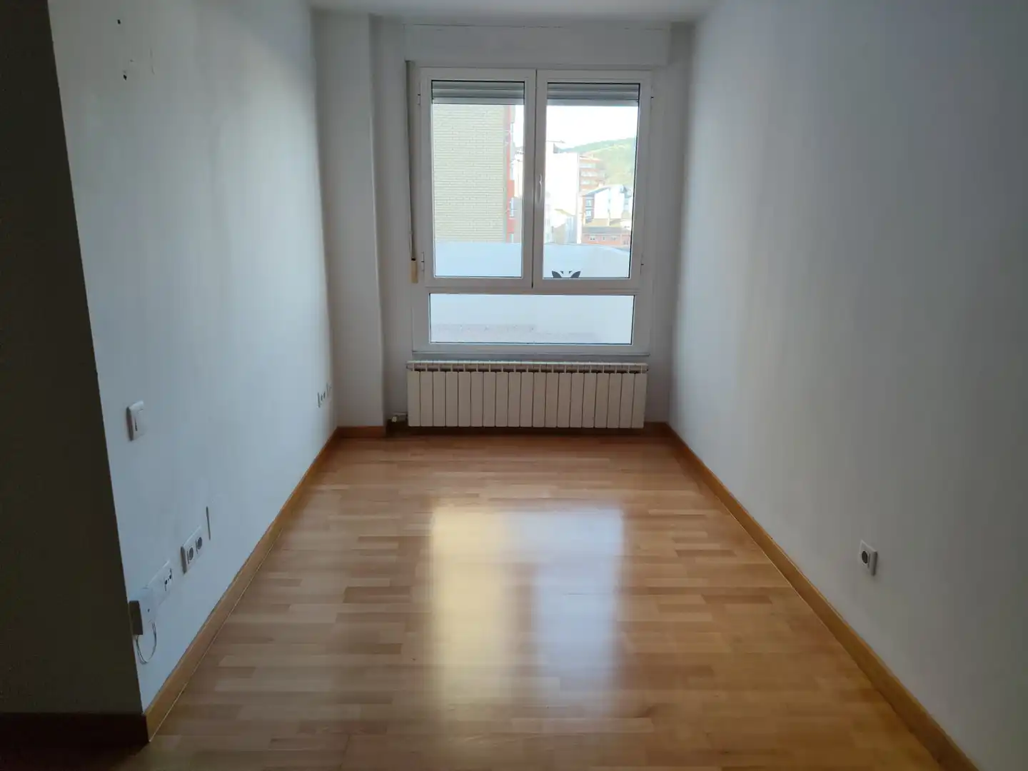 Dormitori de Pis en venda en Ponferrada amb Aire condicionat, Calefacció i Parquet