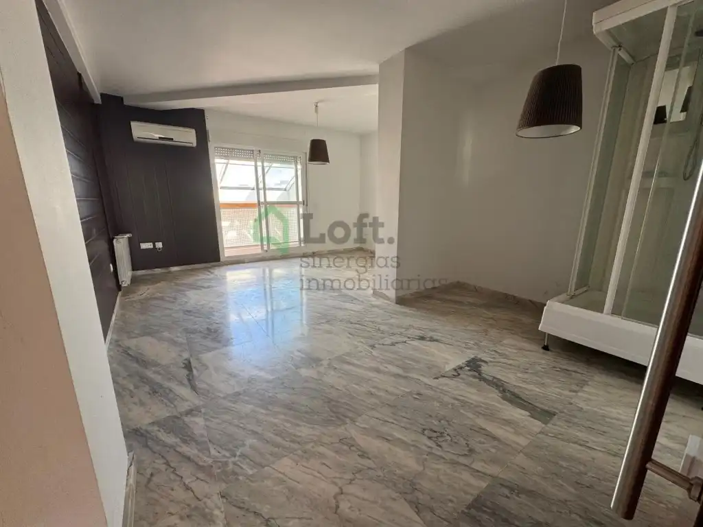 Wohnzimmer von Dachboden zum Verkauf in Badajoz mit Klimaanlage, Heizung und Terrasse