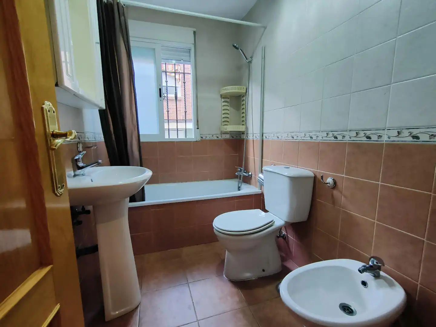 Planta baja en venta en Calle Calle de Tierno Galván, Las Tres Cruces