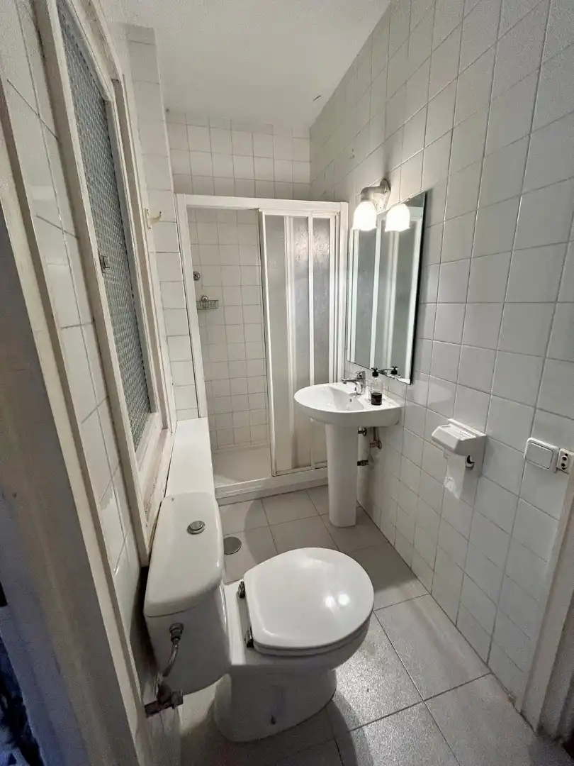 Baño de Piso para compartir en Calahorra con Aire acondicionado, Calefacción y Terraza