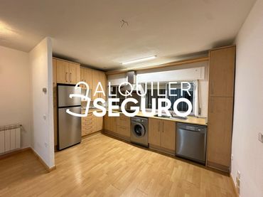 Piso en alquiler en Encomienda de Palacios