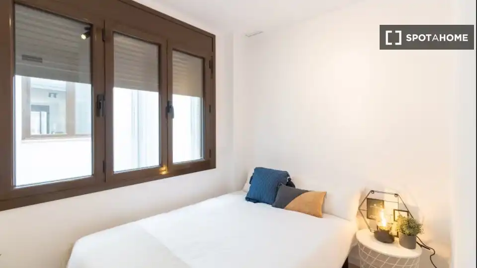 Appartamento con terrazza in affitto a Ciutat Vella, imagen 11