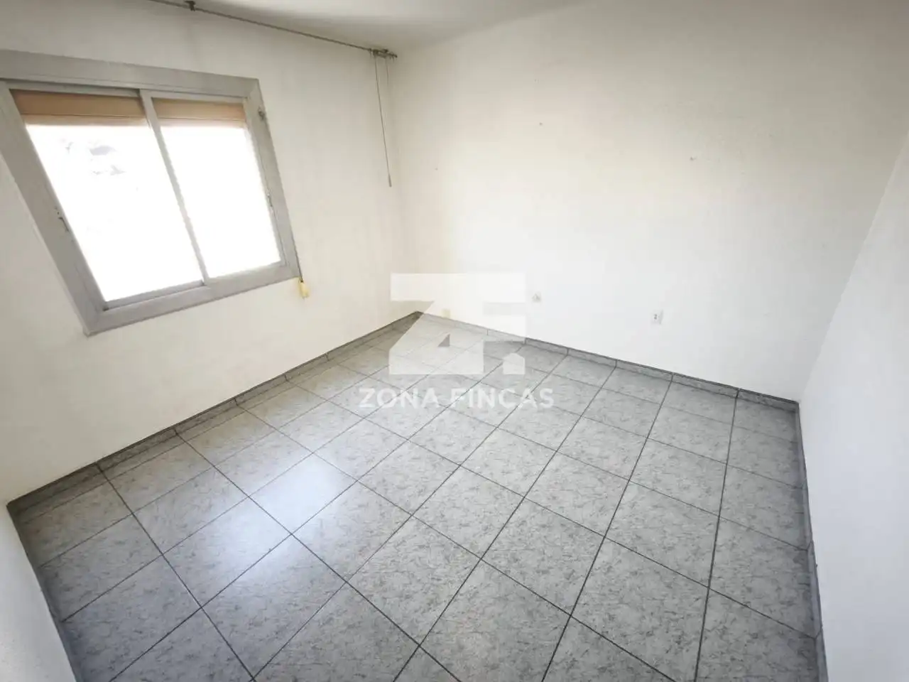 Bedroom of Flat for sale in Santa Coloma de Gramenet  with Air Conditioner and Balcony