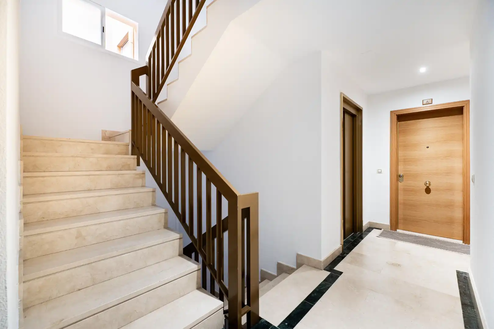 Flat for sale in Sevilla  with Air Conditioner, Terrace and Storage room