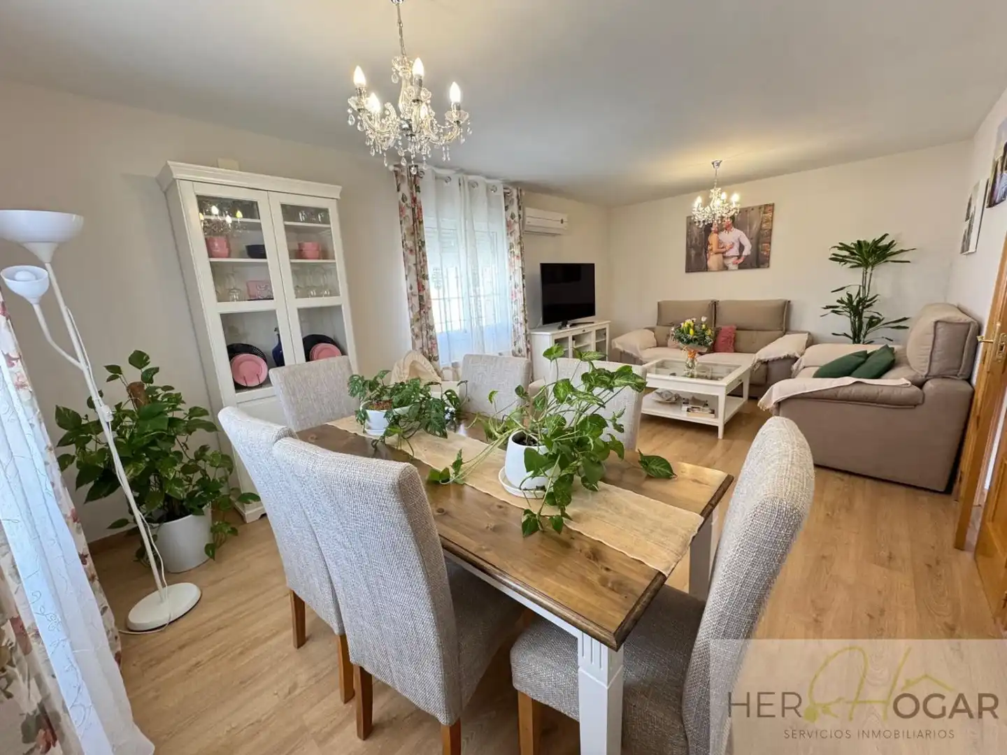 Comedor de Casa o chalet en venta en Burguillos de Toledo con Aire acondicionado, Calefacción y Jardín privado